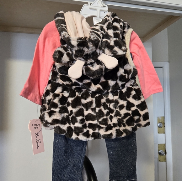 Cheetah Baby Outfit - Picture 3 of 3